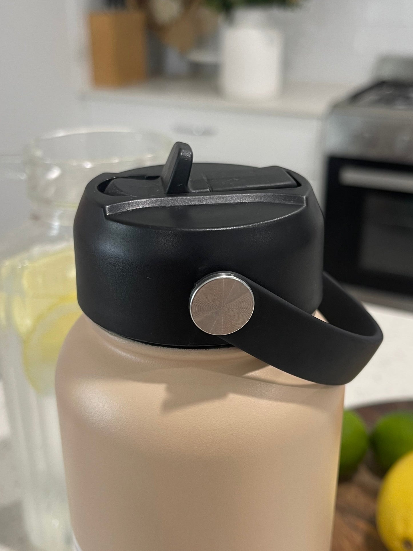 Loop Handle Straw Lid