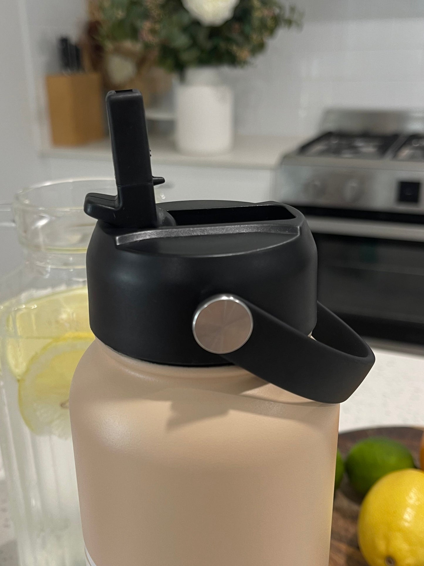 Loop Handle Straw Lid